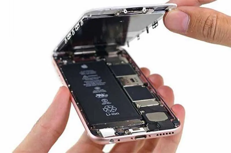 thay pin ip 6 gia re