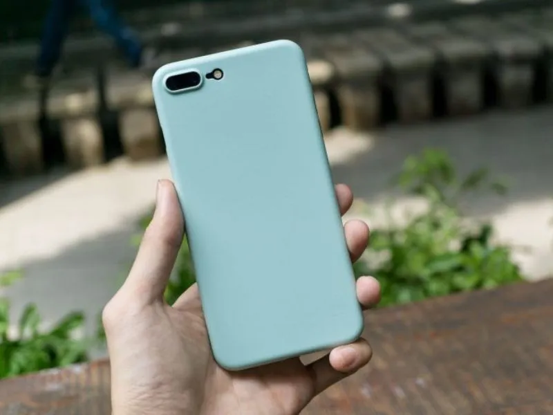 Vệ sinh iphone - Tháo ốp điện thoại 