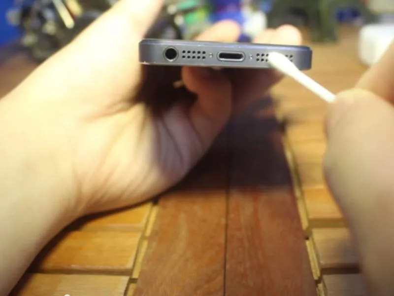  cổng loa/ Microphone