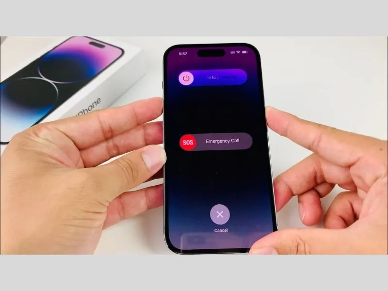 Nhấn giữ để tắt nguồn trên iPhone để sửa Youtube bị lỗi trên iPhone