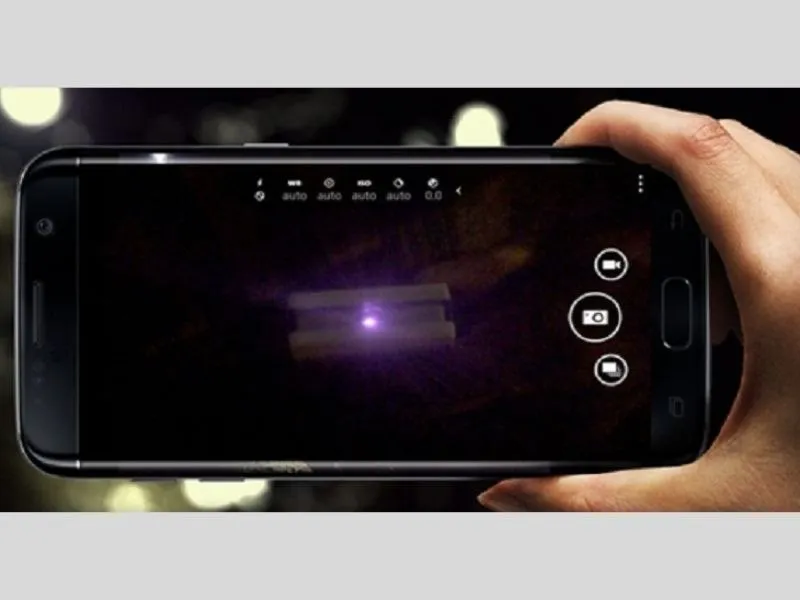 Cách phát hiện camera ẩn bằng điện thoại qua camera