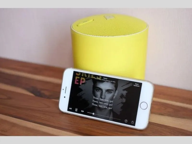 Cách tìm bài hát qua giai điệu trên iphone qua Musixmatch