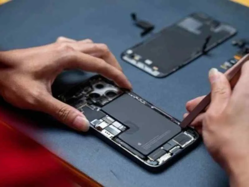Thay linh kiện cho iPhone nếu bộ phận đã bị hỏng nghiêm trọng