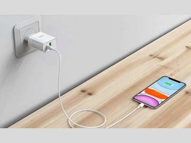 Mẹo hữu ích khi Cục sạc iPhone bị nóng