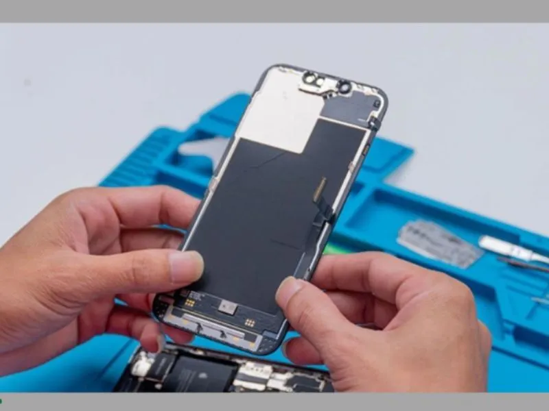 Dấu vết cần thay đổi màn hình iPhone 15