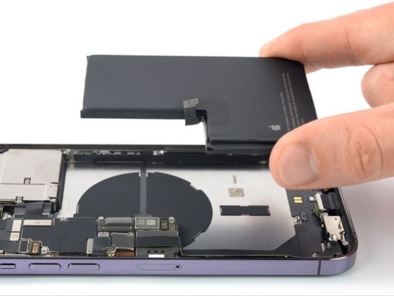 Thay pin iPhone 15 Plus giá rẻ Đà Nẵng