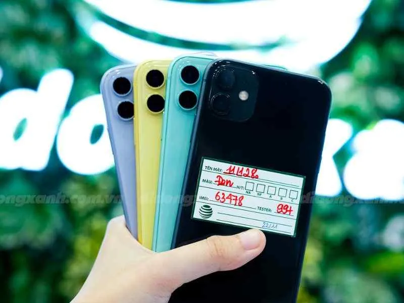 Người dùng săn đón iPhone 11 - Top 10 iPhone bán chạy nhất
