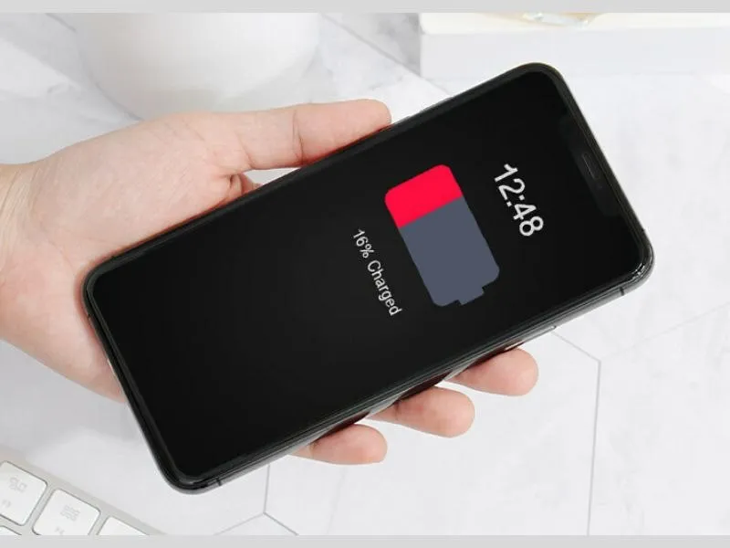 iPhone tự tụt Pin khi không sử dụng? Cách giải quyết