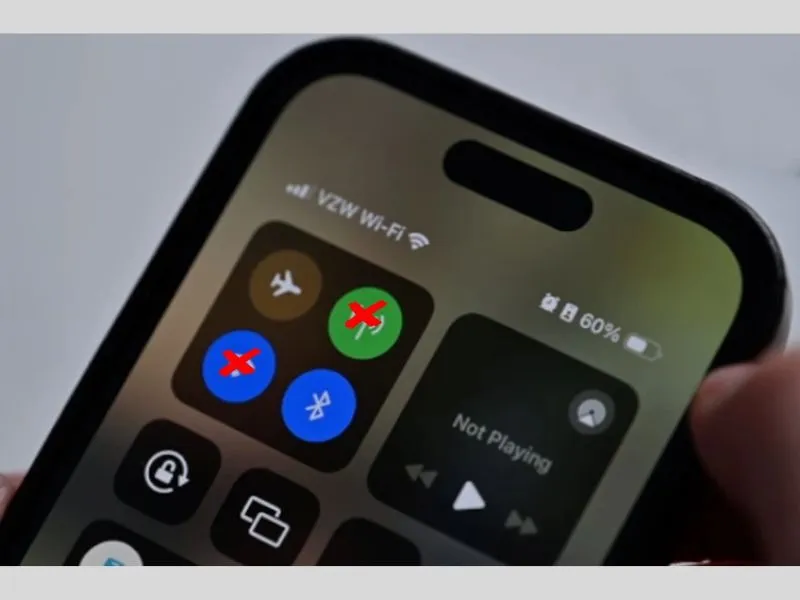 Tắt các kết nối mạng để hạn chế iphone tự tụt pin khi không sử dụng
