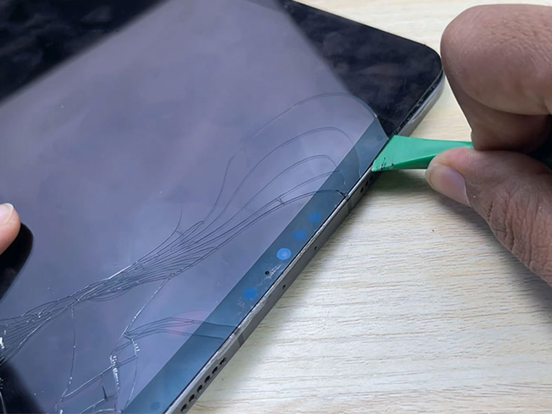 Di Động Xanh ép kính iPad Đà Nẵng chuyên nghiệp, giá tốt