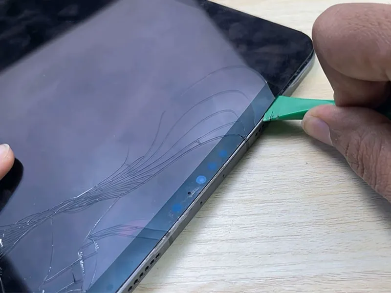 Di Động Xanh ép kính iPad Đà Nẵng chuyên nghiệp, giá tốt