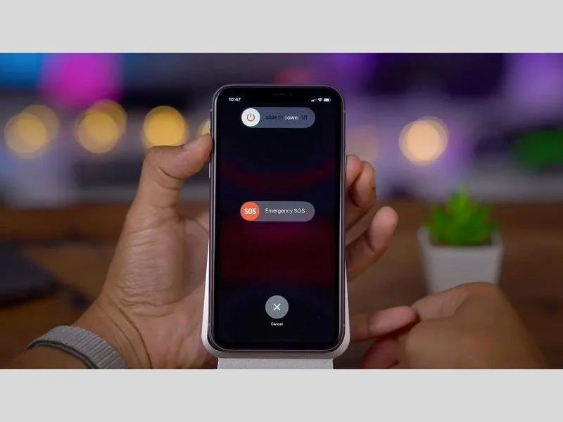 Khởi động được xem như là cách xử lý iPhone tự tắt nguồn rồi mở lại liên tục