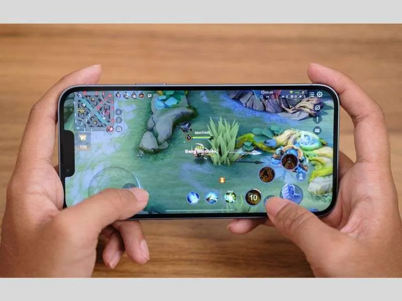 So sánh iPhone 12 Pro Max và 14 Plus có ưu nhược điểm cụ thể