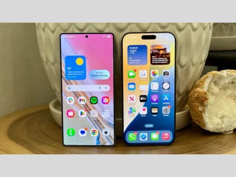 Màn hình hiển thị của 2 phiên bản