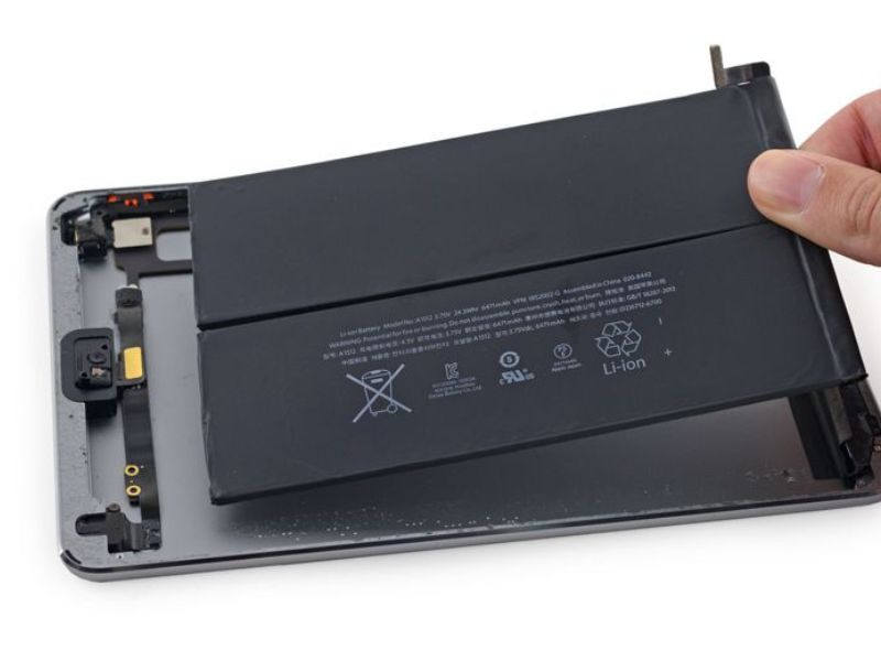 Nhận biết pin iPad Air 4 bị chai cần thay mới