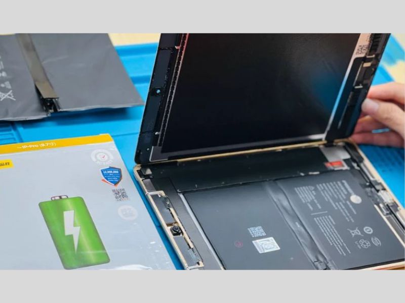 Thay pin iPad Pro 11 inch 2018
