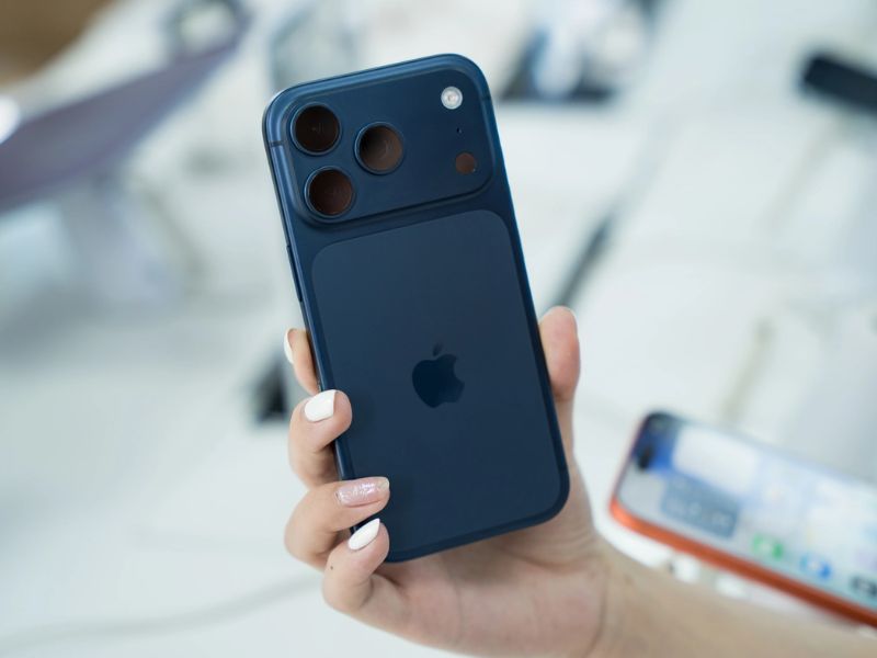 Thiết kế mặt lưng hai tông màu mới