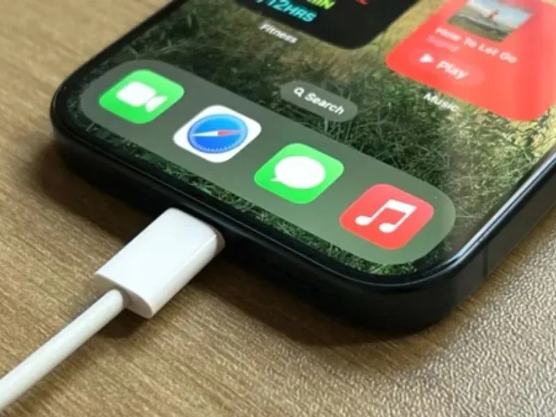 iPhone nóng khi sạc máy