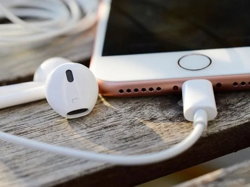 Vì sao iPhone bị treo ở chế độ tai nghe