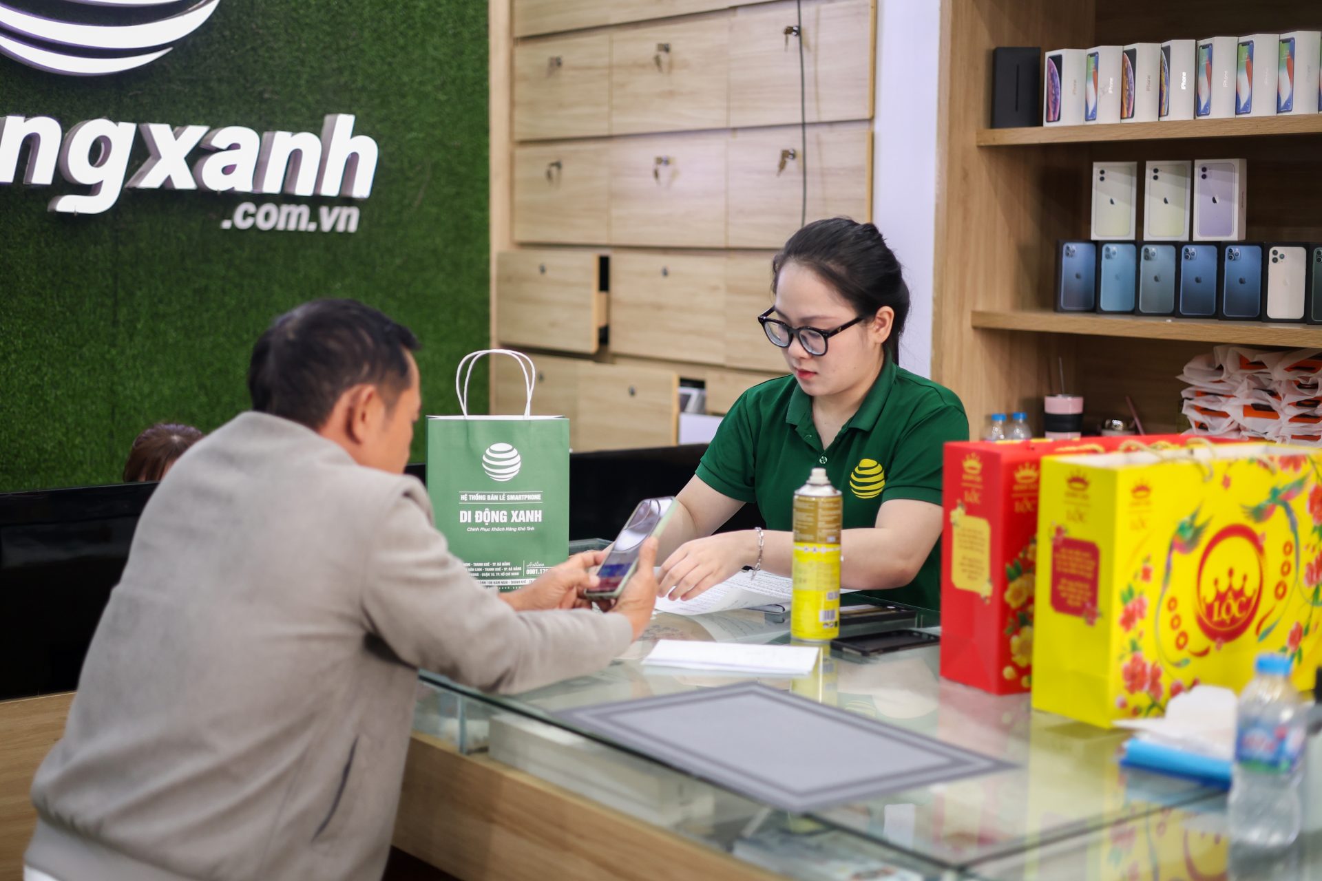 Di Động Xanh hệ thống bán lẻ iphone uy tín