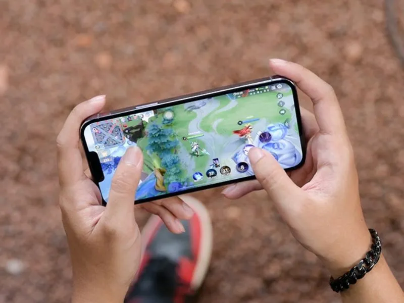 Chơi game thường xuyên có thể khiến pin iPhone nhanh bị chai