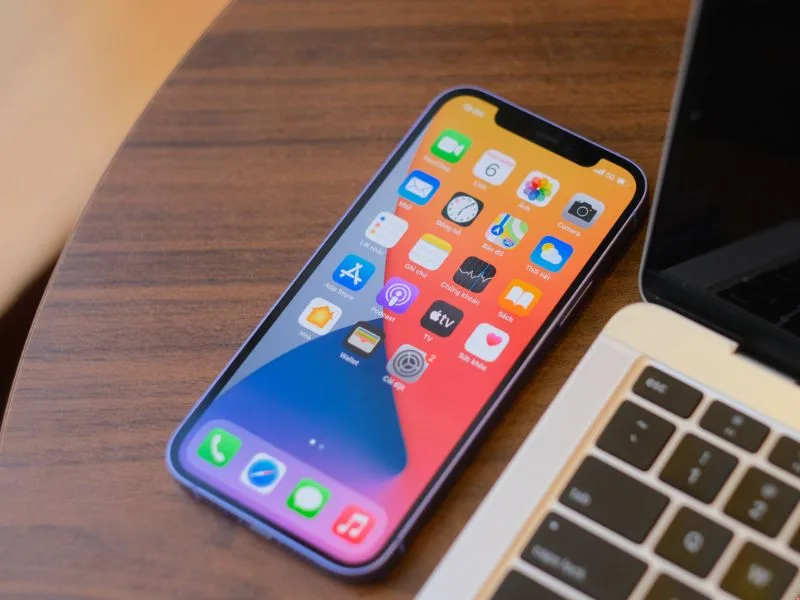 Có nên mua điện thoại iPhone cũ pin 85% hay không?