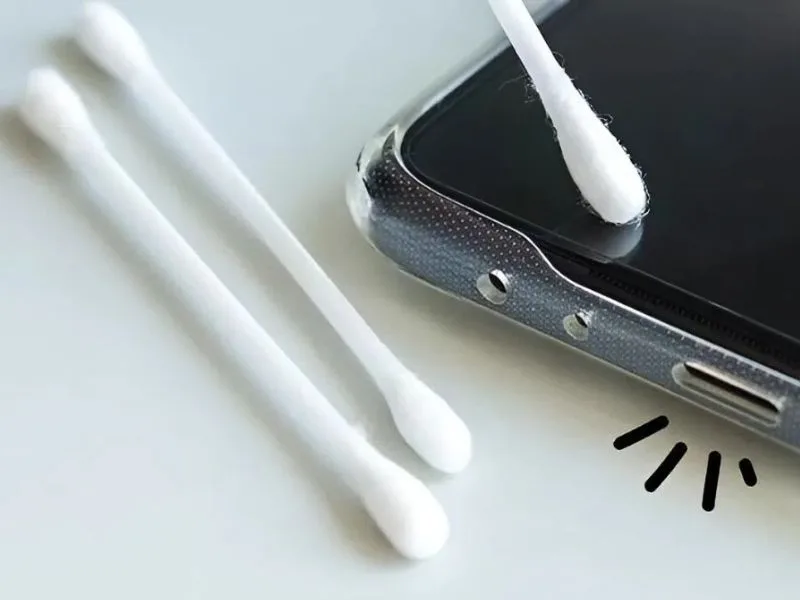Tiến hành vệ sinh loa điện thoại để cải thiện chất lượng âm thanh