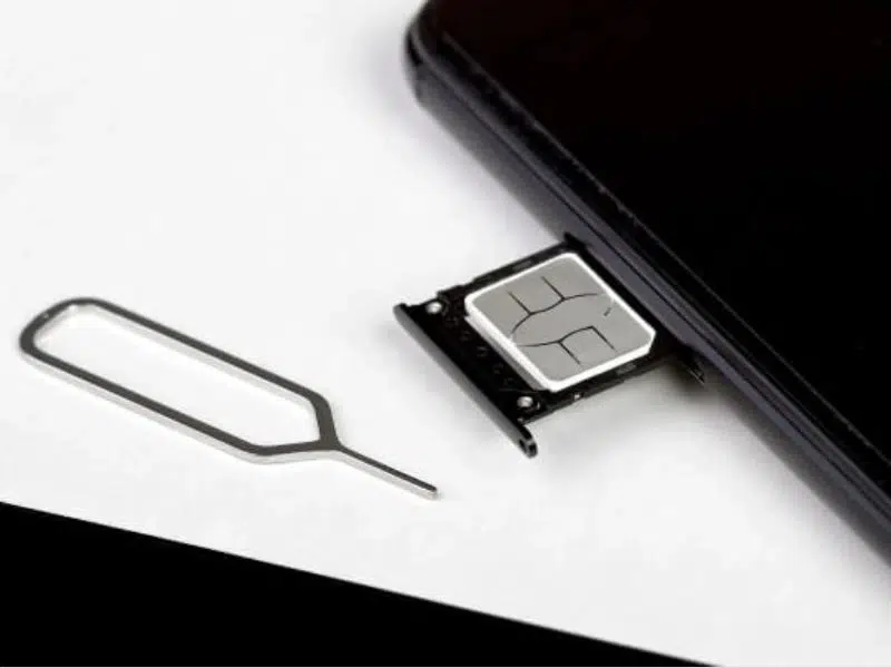 Kiểm tra SIM có bị trật khớp không khi có lỗi 4G/5G