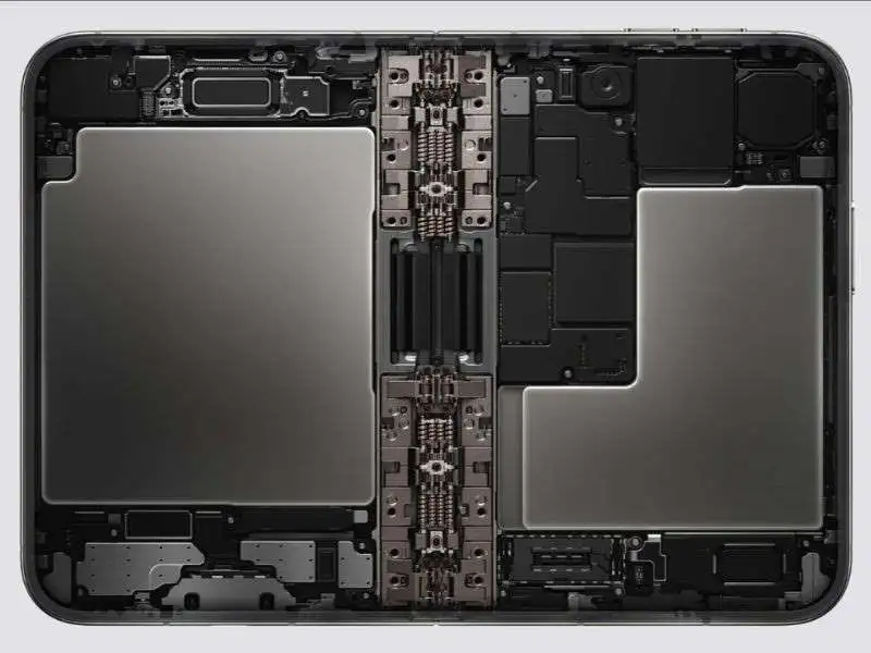 Dung lượng pin iPhone Duo là 4883mAH