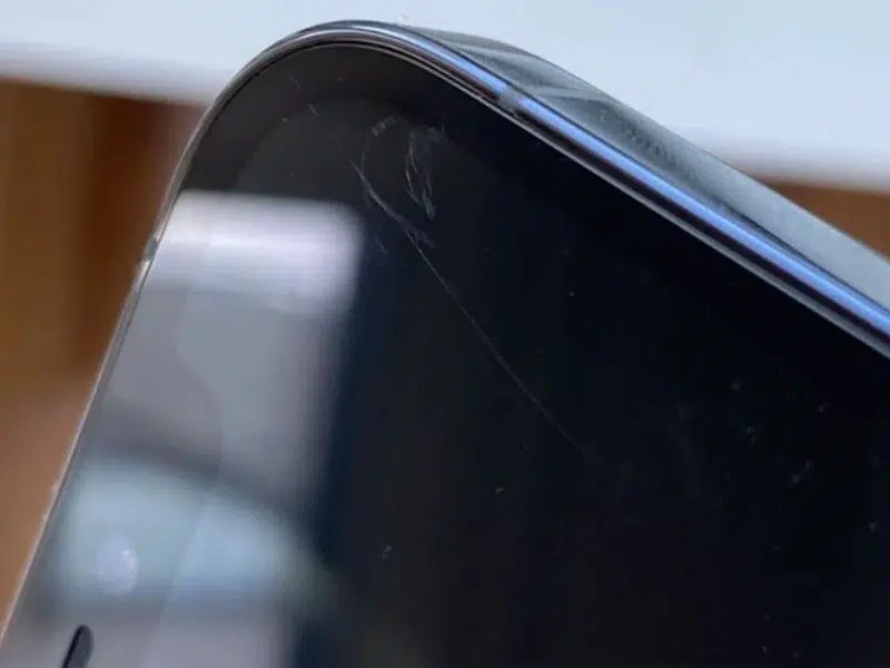 Kiểm tra vị trí xước phim màn hình iPhone